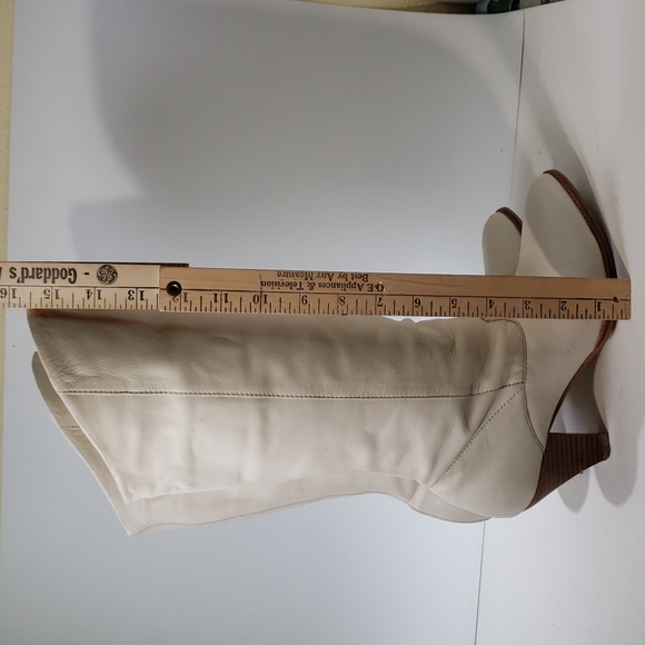 Steve Madden Toupe Leather Western Style Boot Size 8.5 B Women's - Picture 13 of 17